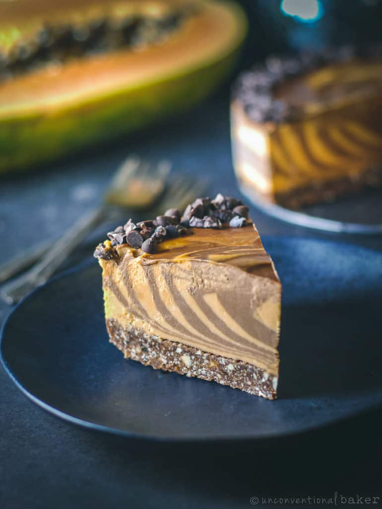 papaya and chocolate cheesecake -- raw vegan recipe 